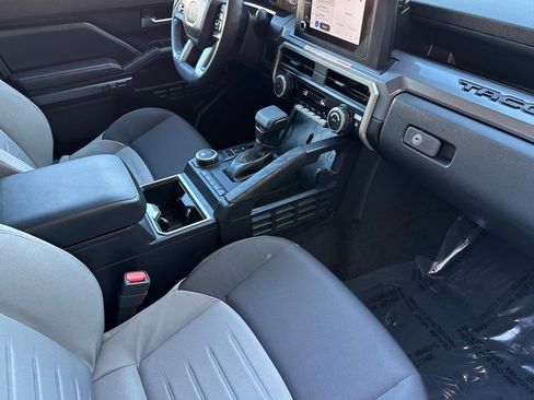 Used 2026 Toyota Tacoma TRD Sport image 15