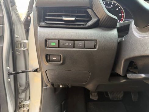 Used 2022 Nissan Sentra SV image 18