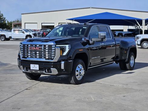 New 2026 GMC Sierra 3500 Denali w/ Denali Reserve Package image 2