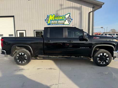 Used 2020 Chevrolet Silverado 2500 LT w/ All Star Edition image 7
