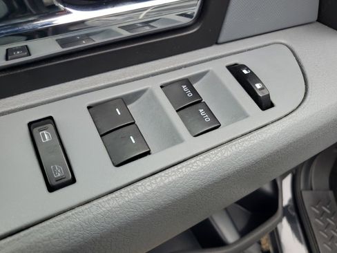 Used 2013 Ford F150 XLT w/ Luxury Equipment Group image 10