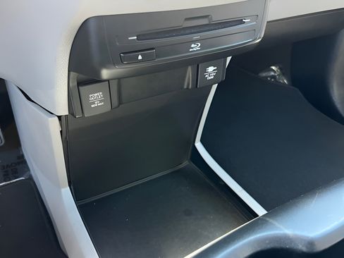 Used 2018 Honda Odyssey Elite image 52