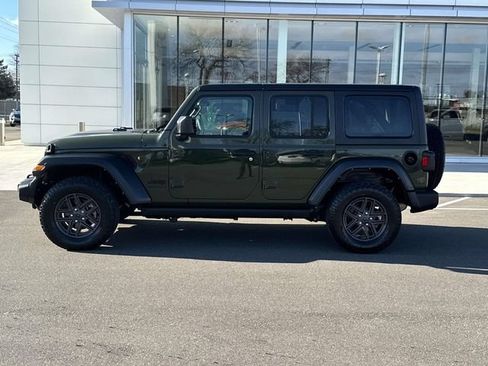 Used 2024 Jeep Wrangler Unlimited Sport AWD/4WD image 40