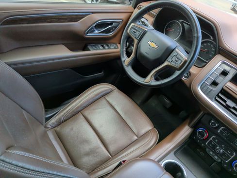 Used 2021 Chevrolet Tahoe High Country w/ Premium Package image 34