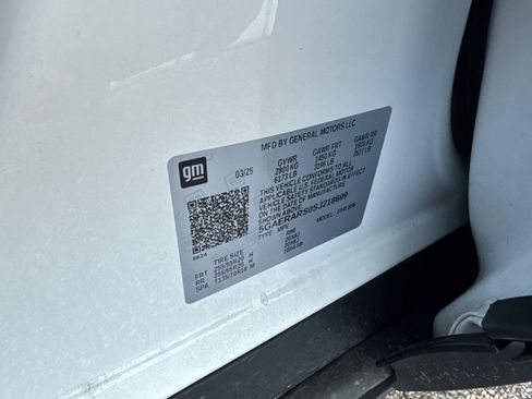 Used 2025 Buick Enclave Preferred image 32