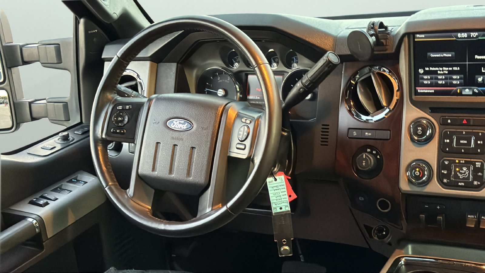 Used 2016 Ford F250 Lariat w/ Lariat Ultimate Package AWD/4WD image 12