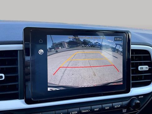 Used 2024 Hyundai Venue Limited FWD image 25
