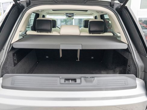 Used 2020 Land Rover Range Rover HSE image 38