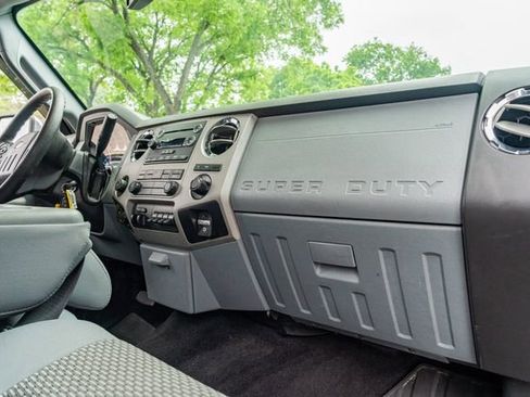 Used 2015 Ford F250 XLT w/ XLT Premium Package AWD/4WD image 44