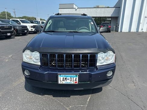 Used 2005 Jeep Grand Cherokee Laredo AWD/4WD image 2
