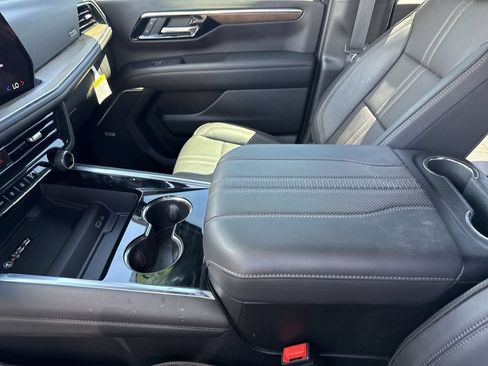 Used 2025 Chevrolet Tahoe High Country w/ Sun And Tow Package AWD/4WD image 27