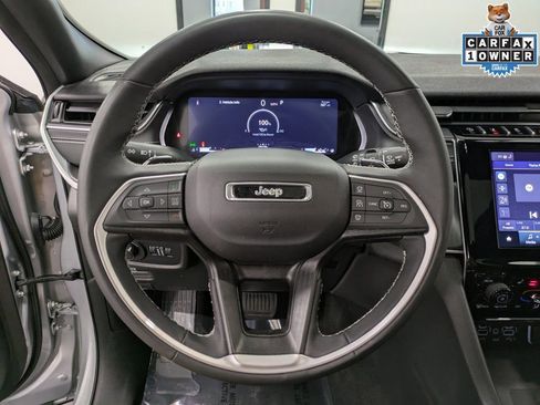 Used 2024 Jeep Grand Cherokee L Altitude image 21