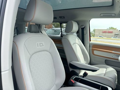 New 2025 Volkswagen ID. Buzz Pro S Plus image 51