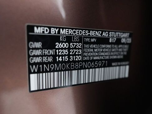 Used 2023 Mercedes-Benz EQB 300 4MATIC image 25