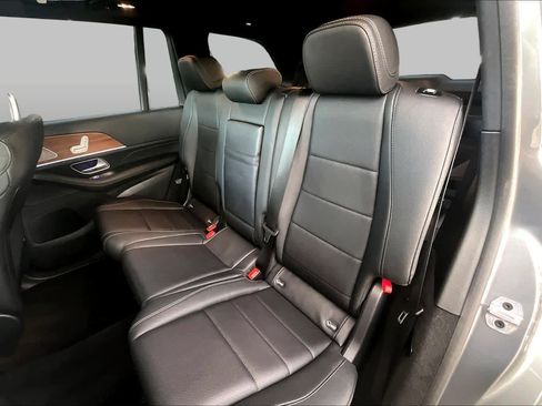 Used 2024 Mercedes-Benz GLS 450 4MATIC image 21