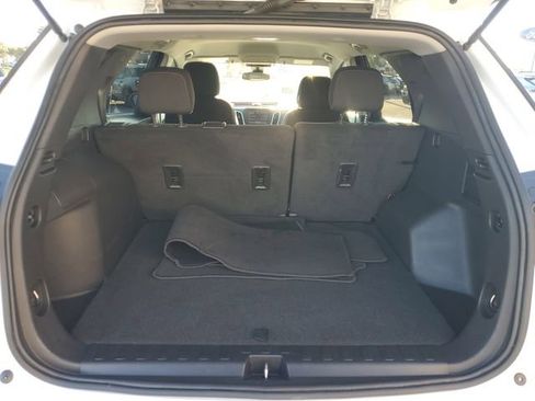 Used 2023 Chevrolet Equinox LT image 8