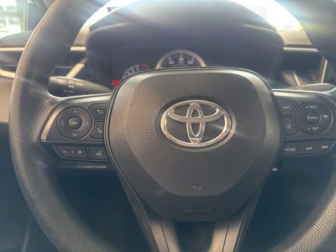 Used 2020 Toyota Corolla LE FWD image 24
