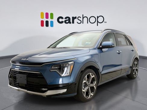 Used 2024 Kia Niro SX Touring FWD image 1
