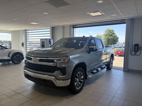 New 2026 Chevrolet Silverado 1500 LT w/ Z71 Off-Road Package AWD/4WD image 6