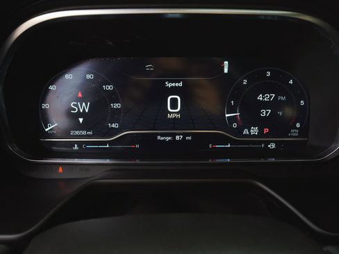 Used 2023 GMC Yukon SLT w/ SLT Premium Package image 18