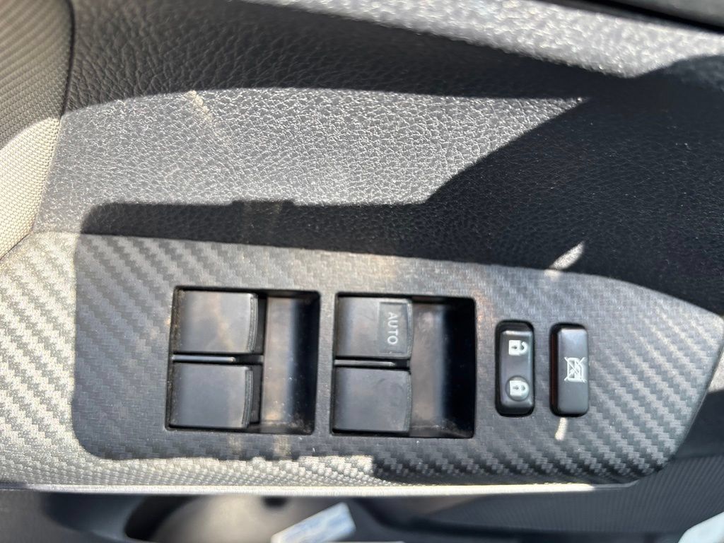 Used 2013 Toyota RAV4 LE AWD/4WD image 15