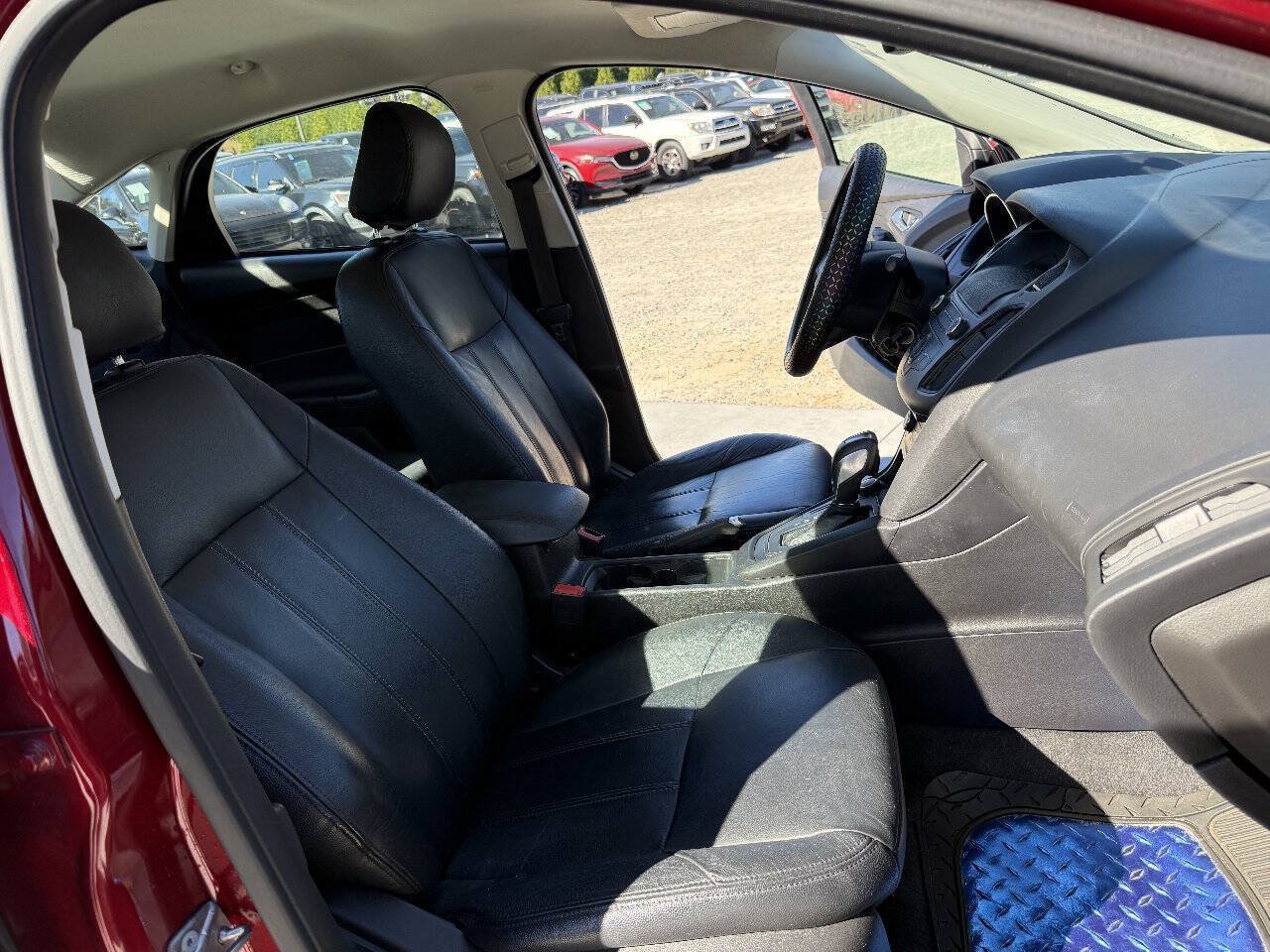 Used 2015 Ford Focus SE FWD image 25