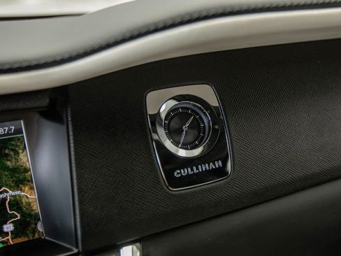 Used 2022 Rolls-Royce Cullinan w/ Cullinan Package AWD/4WD image 31