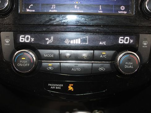 Used 2020 Nissan Rogue SV AWD/4WD image 27