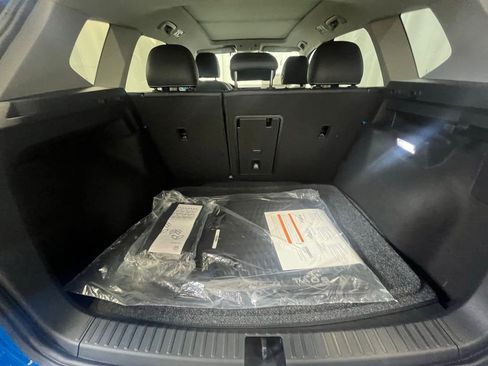 New 2025 Volkswagen Taos SEL image 27