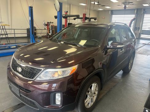 Used 2015 Kia Sorento LX FWD image 1