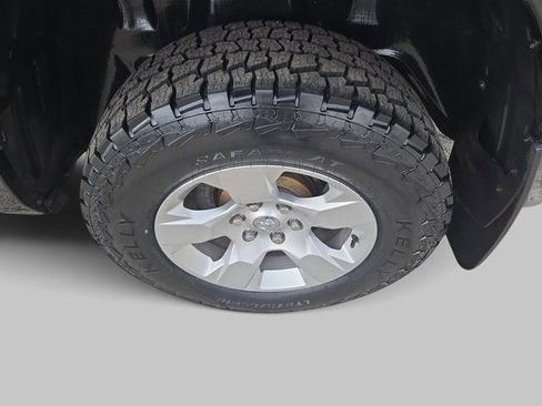 Used 2022 RAM 1500 Big Horn AWD/4WD image 33