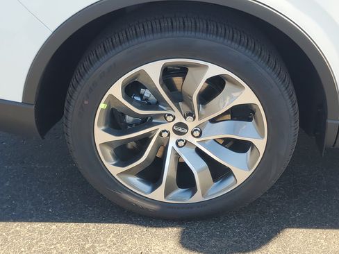 New 2026 Lincoln Aviator AWD image 5