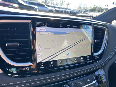 New 2026 Chrysler Pacifica Limited w/ S Appearance Package image 50