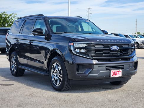 New 2026 Ford Expedition Active RWD image 2