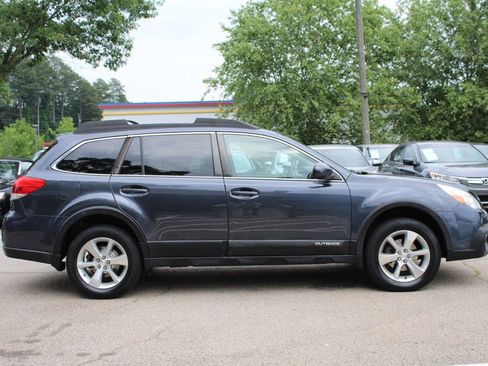 Used 2013 Subaru Outback 2.5i Limited w/ Moonroof Pkg AWD/4WD image 5