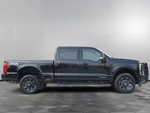 Used 2023 Ford F250 Lariat w/ Sport Appearance Package AWD/4WD image 4