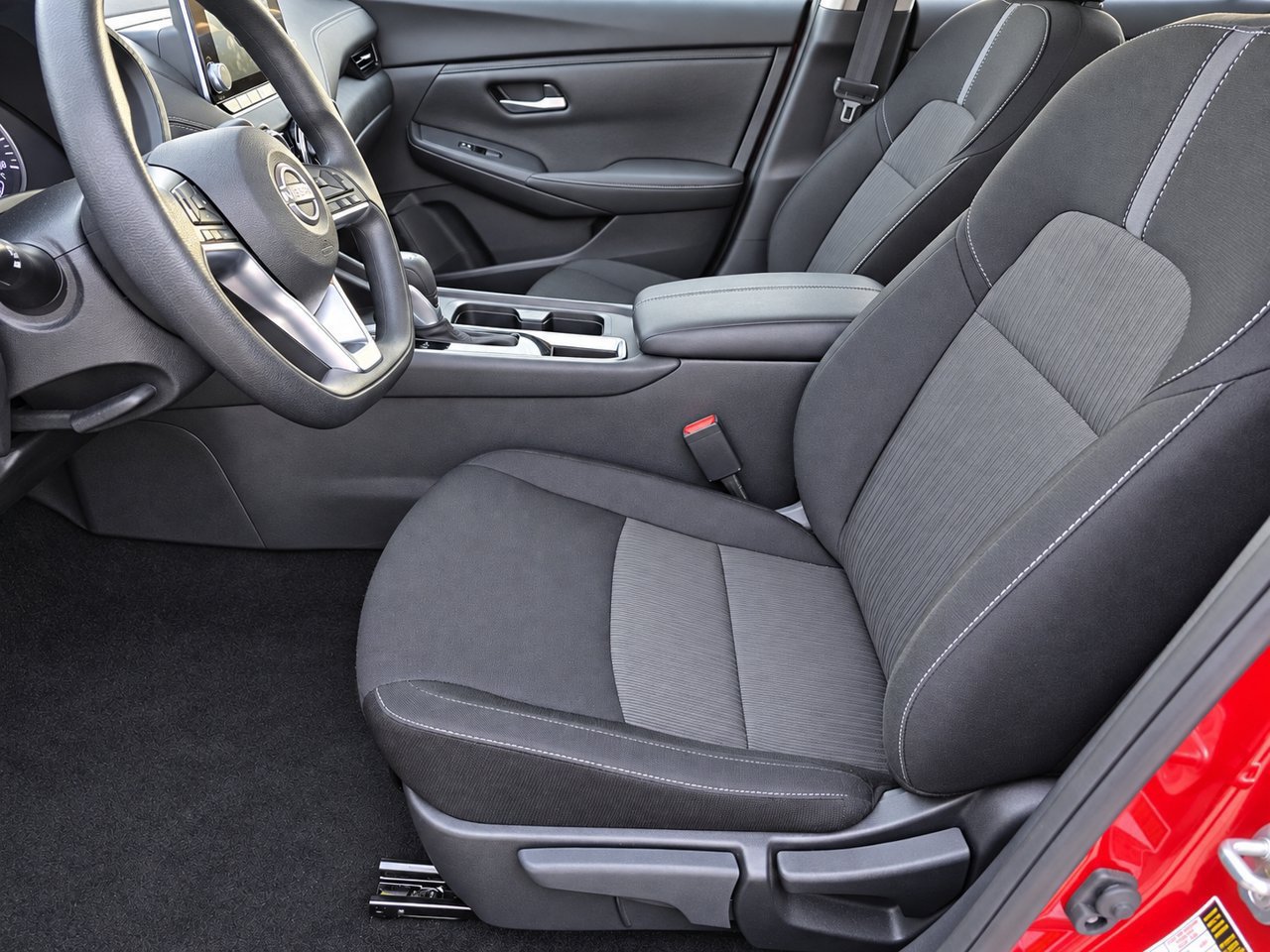 Used 2025 Nissan Sentra SV FWD image 13