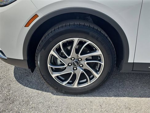 Certified 2022 Lincoln Corsair FWD w/ Equipment Group 101A image 11