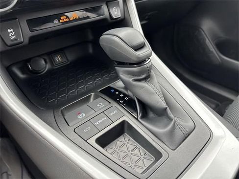 Used 2025 Toyota RAV4 LE image 20