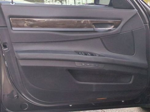 Used 2015 BMW 740i RWD image 9