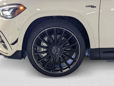 New 2025 Mercedes-Benz GLA 35 AMG 4MATIC image 10