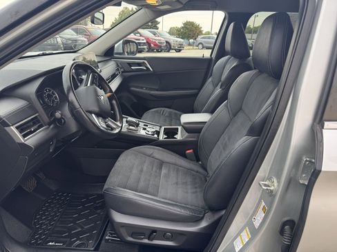 Used 2022 Mitsubishi Outlander SE image 22