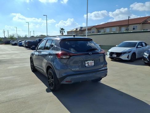 Used 2023 Nissan Kicks SR image 3
