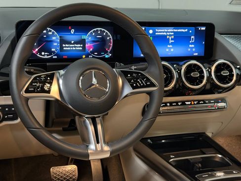 Used 2026 Mercedes-Benz GLA 250 image 36