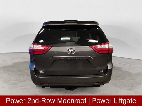 Used 2019 Toyota Sienna XLE Premium image 5