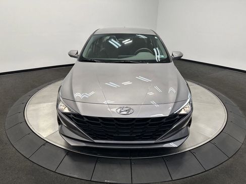 Certified 2023 Hyundai Elantra SEL w/ Convenience Package image 2