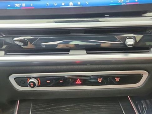 Used 2025 BMW X7 M60i image 57