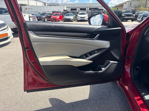 Used 2019 Honda Accord LX image 10