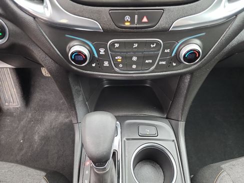 Used 2024 Chevrolet Equinox LT image 17