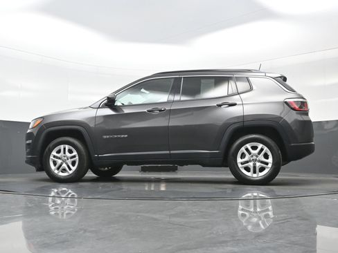 Used 2019 Jeep Compass Sport FWD image 28